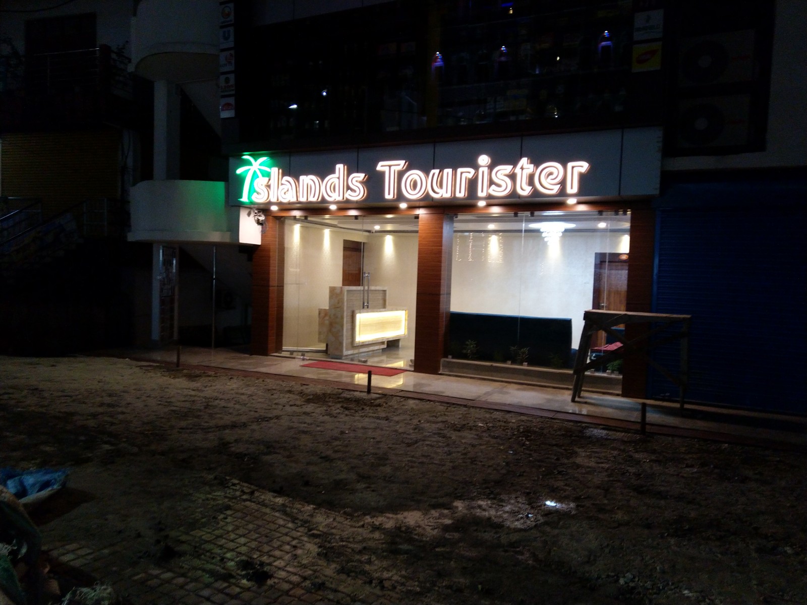 Island Tourister